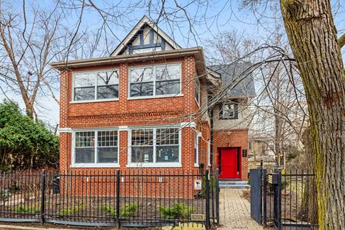 905 W Castlewood, Chicago, IL 60640