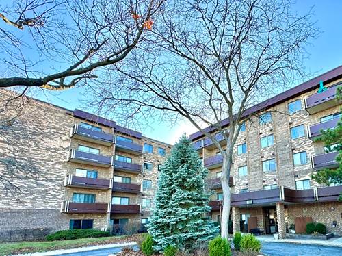 700 Wellington Unit 117, Elk Grove Village, IL 60007