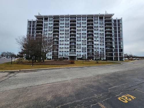 8815 W Golf Unit 1I, Niles, IL 60714