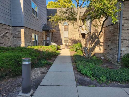 35 Foxcroft Unit 127, Naperville, IL 60565