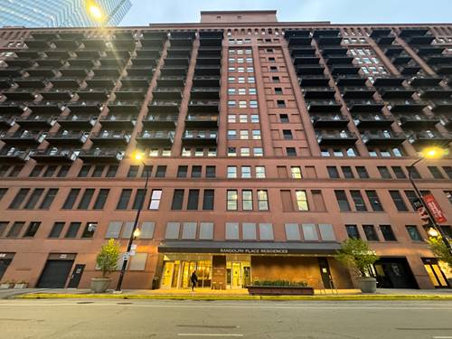 165 N Canal Unit 928, Chicago, IL 60606