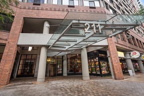 211 E Ohio Unit 2705, Chicago, IL 60611