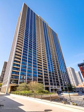 1560 N Sandburg Unit 903J, Chicago, IL 60610