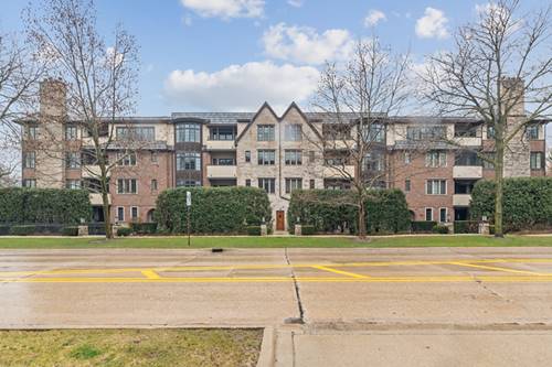 1600 Green Bay Unit 103, Highland Park, IL 60035