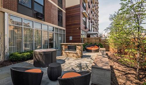 533 W Barry Unit 4J, Chicago, IL 60657