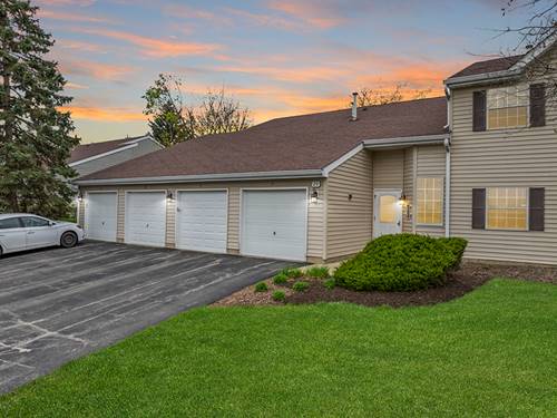 20 Gant Unit E, Streamwood, IL 60107