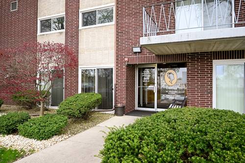 2900 Maple Unit 5A, Downers Grove, IL 60515