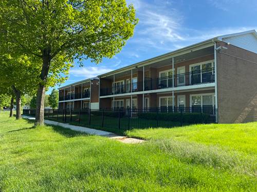 2900 Elizabeth Unit 2S, Zion, IL 60099