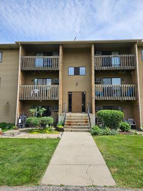645 Virginia Unit 323, Crystal Lake, IL 60014