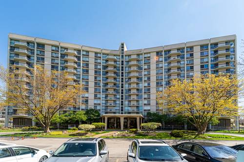 20 N Tower Unit 5M, Oak Brook, IL 60523