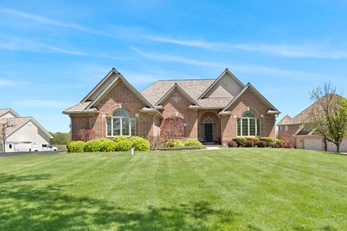 8775 Country Shire, Spring Grove, IL 60081