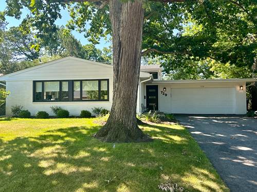 729 Colwyn, Deerfield, IL 60015