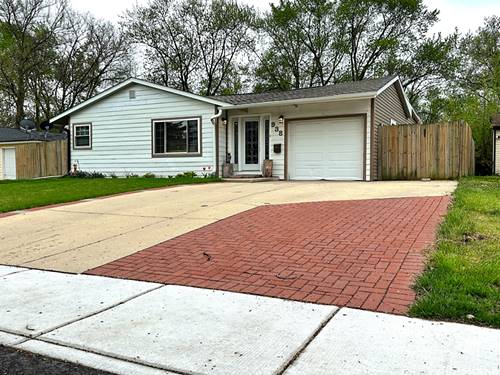 938 Berkley, Carpentersville, IL 60110