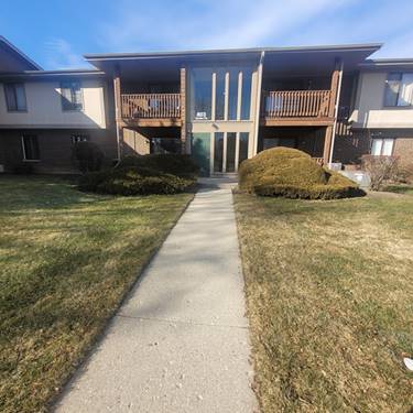 803 Garden Unit 7A, Streamwood, IL 60107