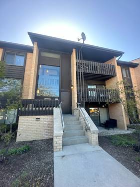 6108 Knoll Valley Unit 108, Willowbrook, IL 60527