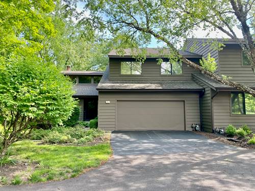 26 Lakewood, St. Charles, IL 60174