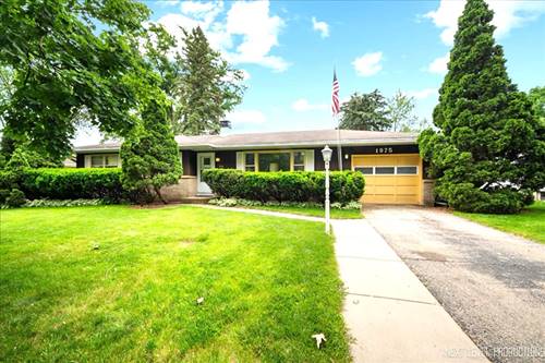1975 Country Knoll, Elgin, IL 60123