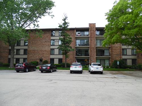 301 Lake Hinsdale Unit 209, Willowbrook, IL 60527