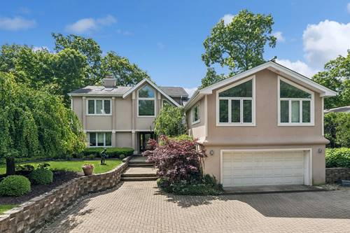 124 Ravinoaks, Highland Park, IL 60035
