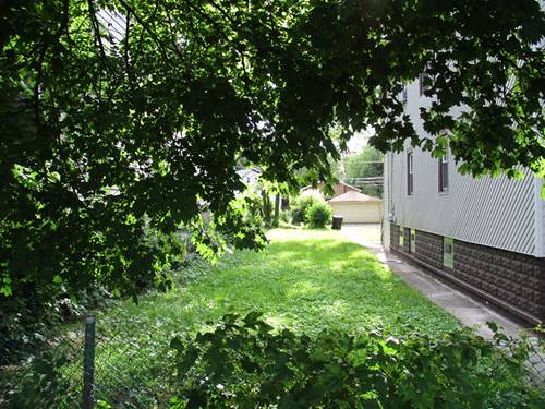 8238 S Manistee, Chicago, IL 60617