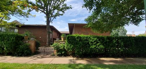 60 E Center Unit 60, Lake Bluff, IL 60044