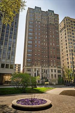 399 W Fullerton Unit 16E, Chicago, IL 60614