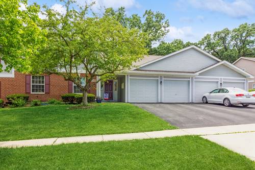 373 Woodview Unit A, Elgin, IL 60120