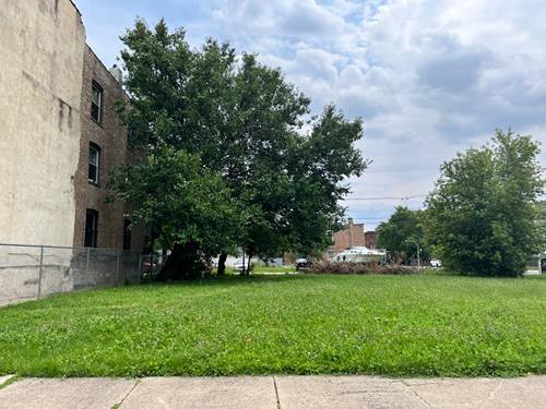 4253 W Maypole, Chicago, IL 60624