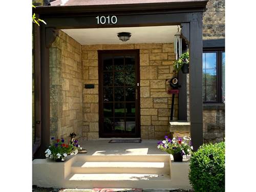 1010 Black, Joliet, IL 60435