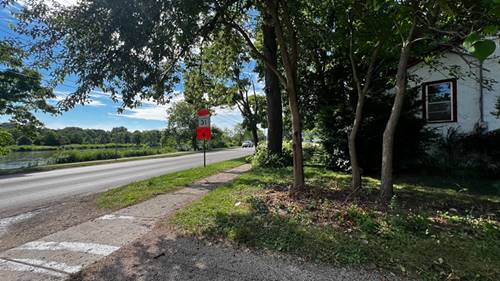 906 Riverside, St. Charles, IL 60174