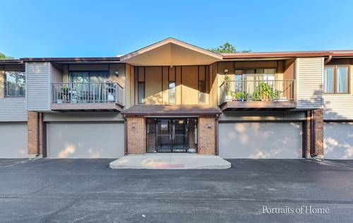 821 Oakton Unit 202, Elk Grove Village, IL 60007