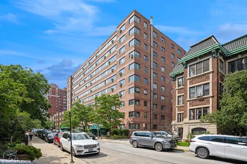 700 W Bittersweet Unit 506, Chicago, IL 60613