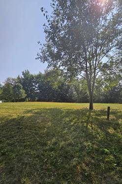 428 Woodland, Lindenhurst, IL 60046