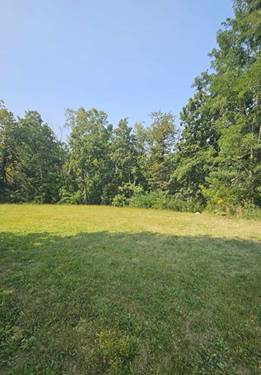 433 Woodland, Lindenhurst, IL 60046