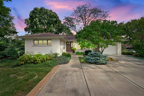 807 Stoddard, Wheaton, IL 60187