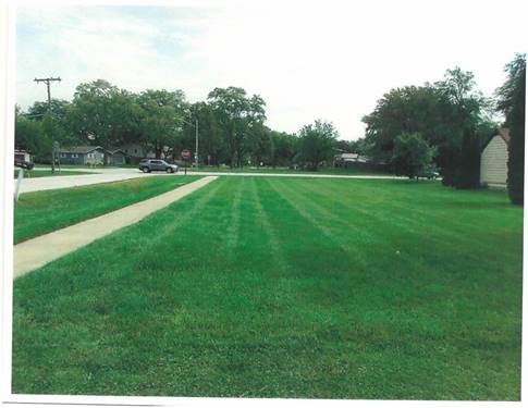 1003 Oxford, Downers Grove, IL 60516