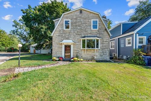 1233 Fox River, Algonquin, IL 60102
