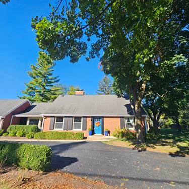 832 N Forrest, Arlington Heights, IL 60004