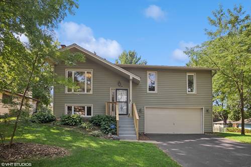 11 Hickory, Algonquin, IL 60102