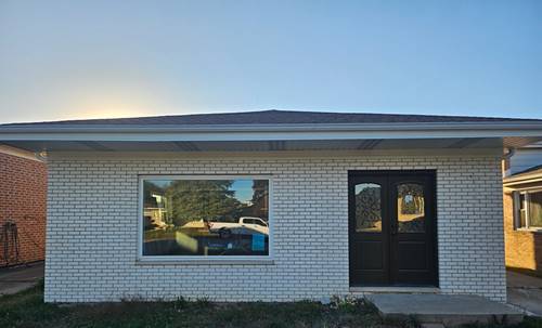 558 Escanaba, Calumet City, IL 60409