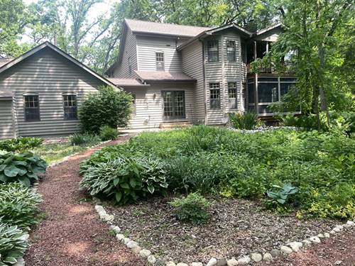 2418 Bennington, Mchenry, IL 60050