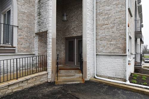 1990 Larkin Unit 5, Elgin, IL 60123