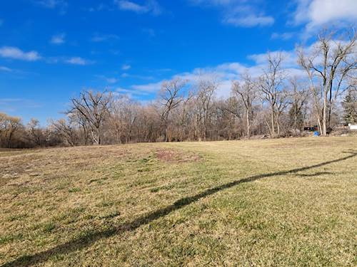 6N160 Garden, Roselle, IL 60172