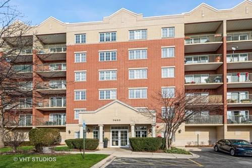 7450 N Lincoln Unit 302, Skokie, IL 60076