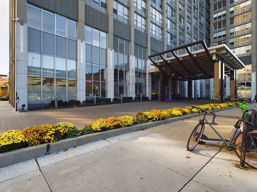 655 W Irving Park Unit 1710, Chicago, IL 60613