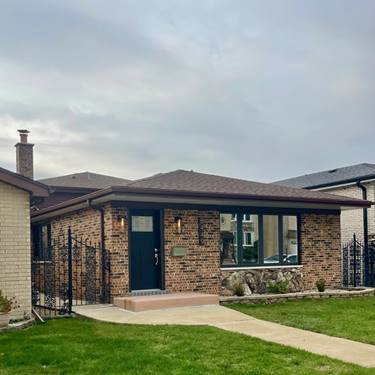 8449 W Castle Island, Chicago, IL 60656