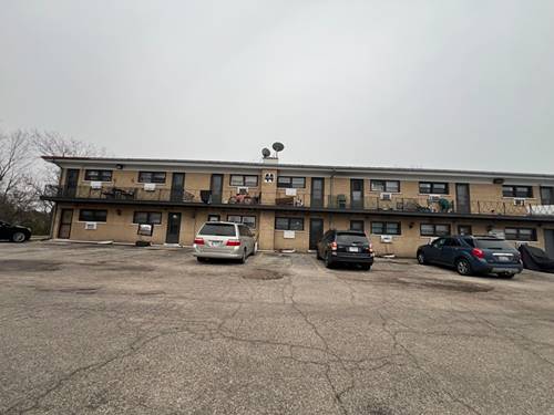 44 King Arthur Unit 4, Northlake, IL 60164