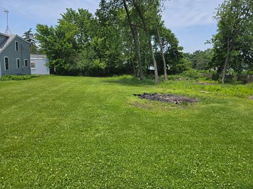 42644 N Lake, Antioch, IL 60002