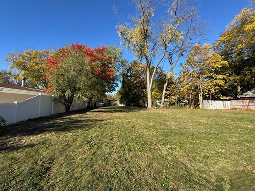 16 W Taylor, Lombard, IL 60148
