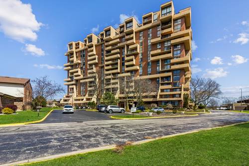 465 W Dominion Unit 803, Wood Dale, IL 60191
